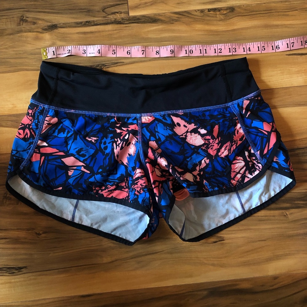 DISCONTINUED Mid rise Lululemon Speed Shorts!